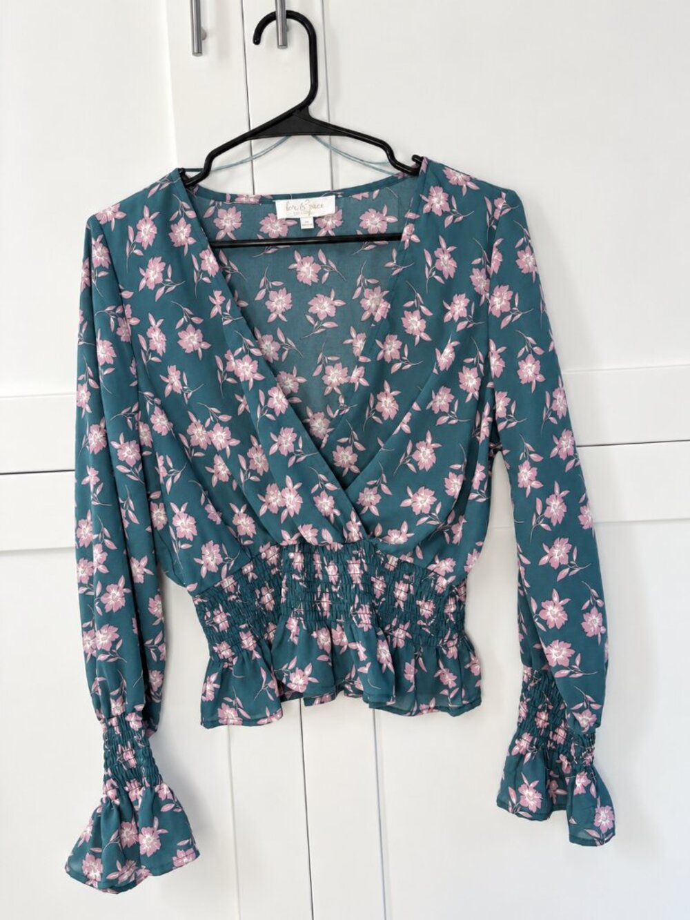 Love & Piece Collective - Size Medium
